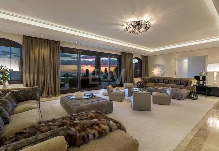 Imponerande villa i La Zagaleta med unika panoramautsikt över havet