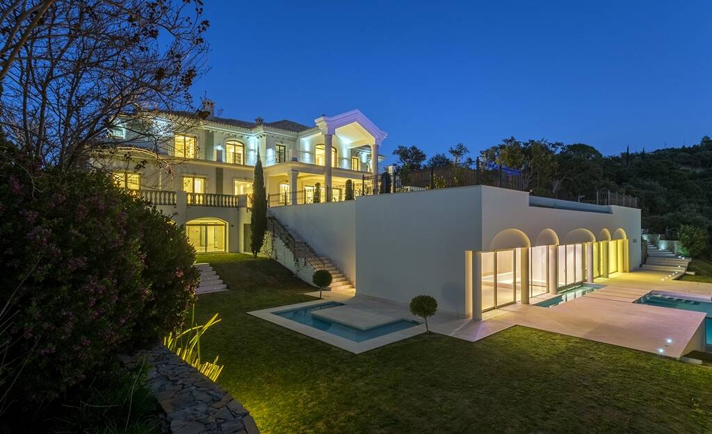 Impressive villa in La Zagaleta with unique panoramic sea views