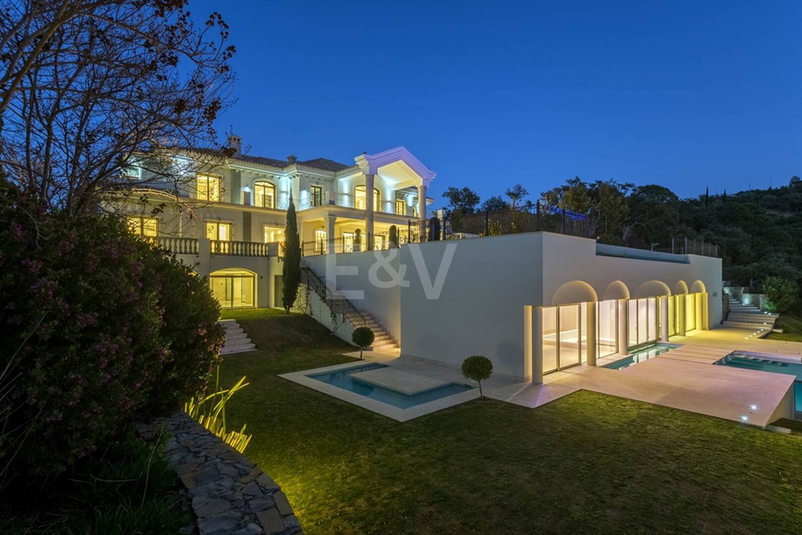 Impressive Villa in La Zagaleta with Unique Panoramic Sea Views