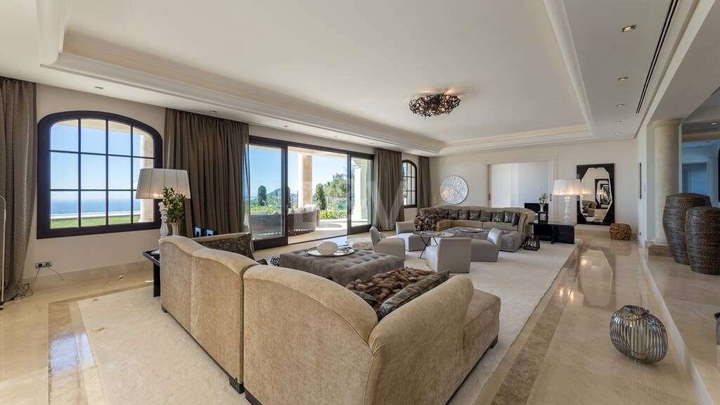 Imponerande villa i La Zagaleta med unika panoramautsikt över havet