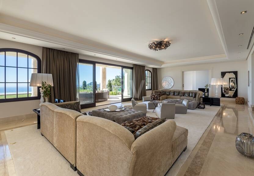 Imponerande villa i La Zagaleta med unika panoramautsikt över havet