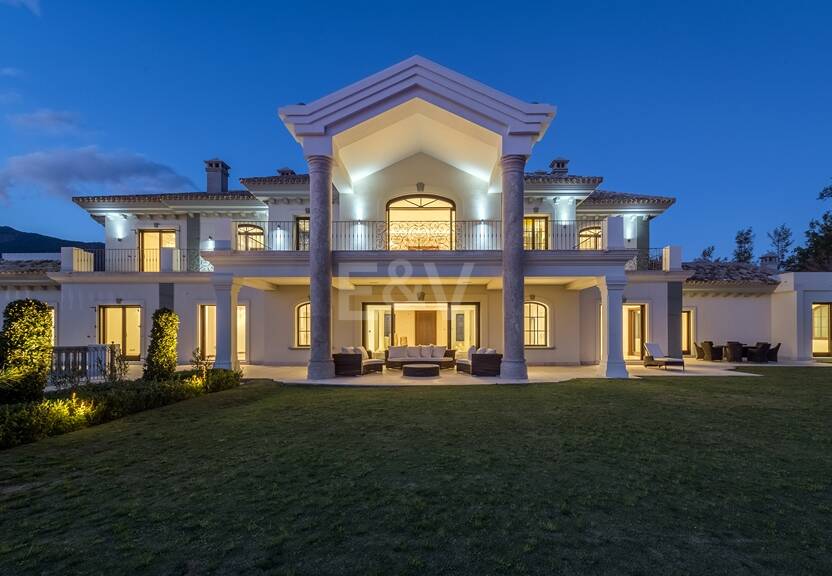 Imponerande villa i La Zagaleta med unika panoramautsikt över havet