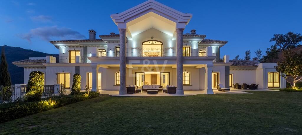Impressive villa in La Zagaleta with unique panoramic sea views
