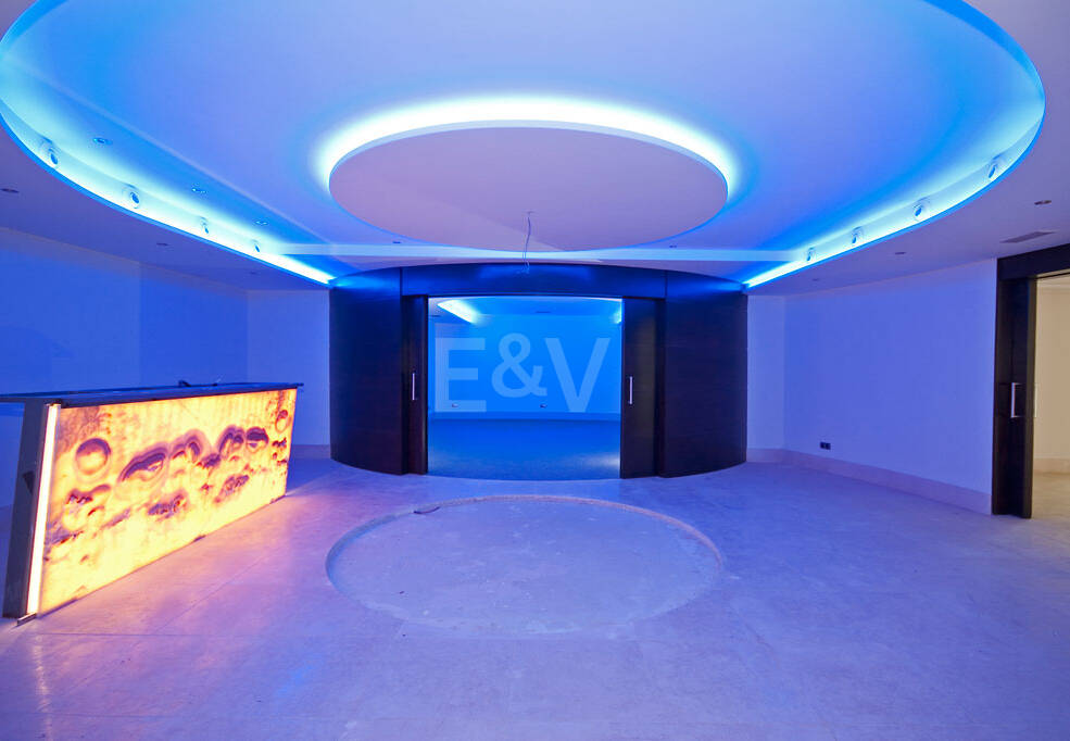 Imponerande villa i La Zagaleta med unika panoramautsikt över havet