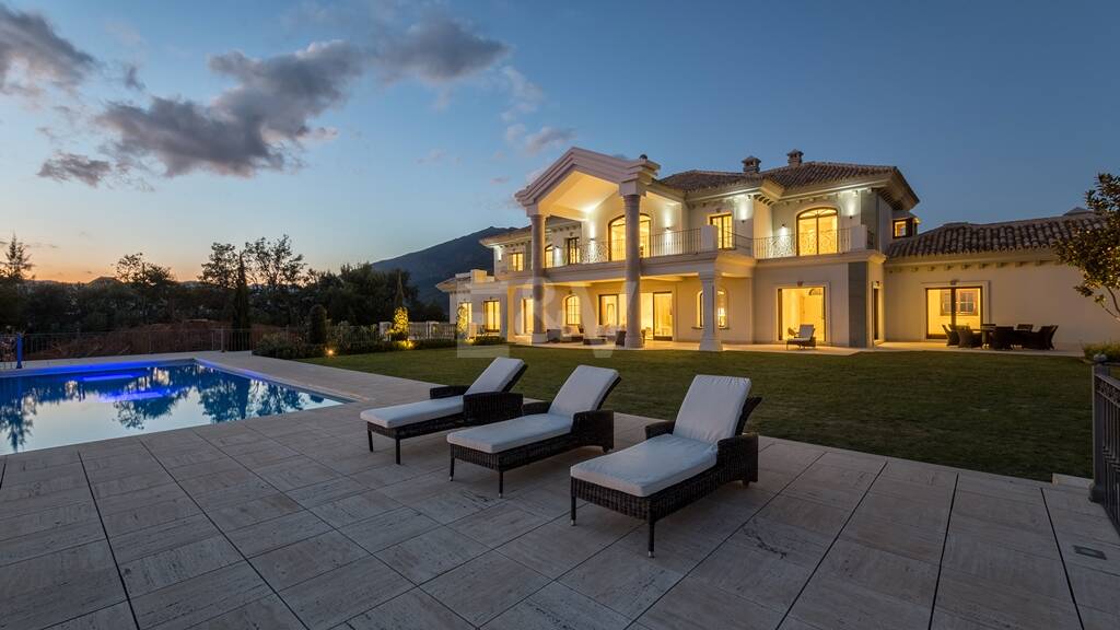 Imponerande villa i La Zagaleta med unika panoramautsikt över havet