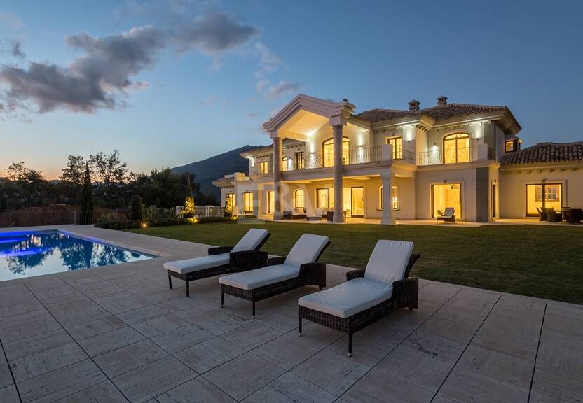 Imponerande villa i La Zagaleta med unika panoramautsikt över havet