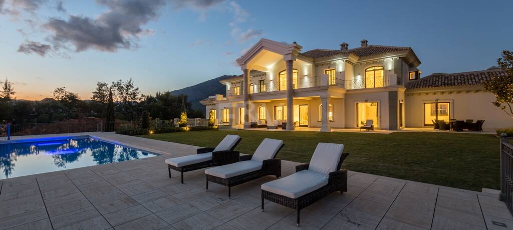 Impressive villa in La Zagaleta with unique panoramic sea views