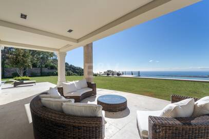 Imponerande villa i La Zagaleta med unika panoramautsikt över havet