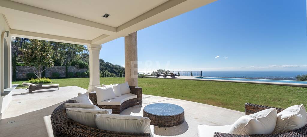 Impressive villa in La Zagaleta with unique panoramic sea views