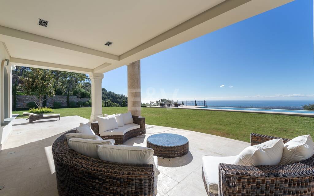 Imponerande villa i La Zagaleta med unika panoramautsikt över havet