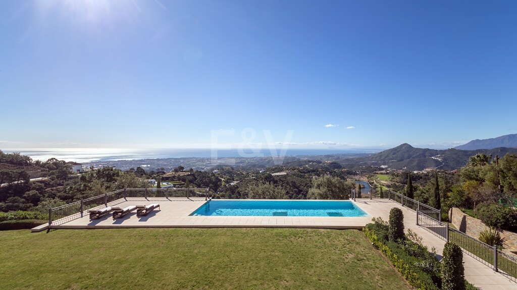 Klassische Villa in La Zagaleta mit einzigartigem Panorama Meerblick