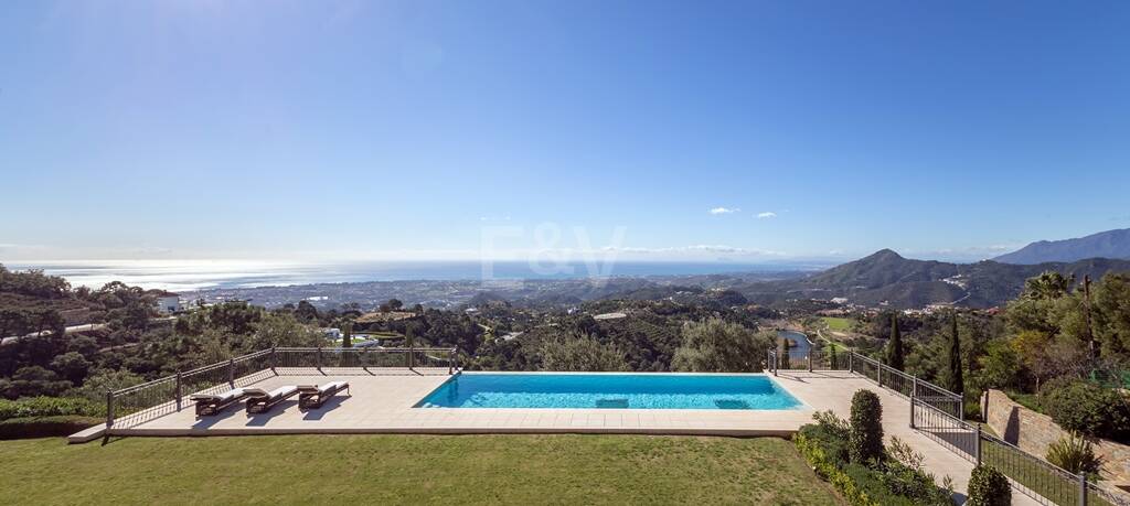 Impressive villa in La Zagaleta with unique panoramic sea views