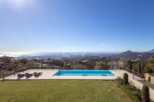 Imponerande villa i La Zagaleta med unika panoramautsikt över havet