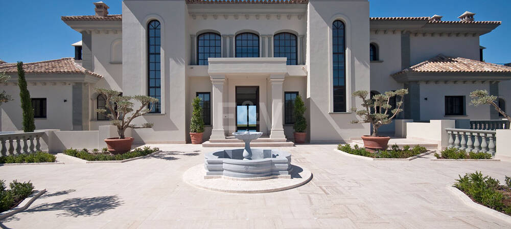 Impressive villa in La Zagaleta with unique panoramic sea views
