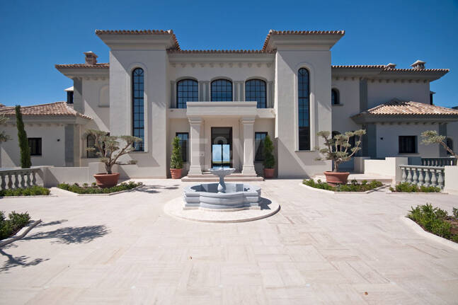 Imponerande villa i La Zagaleta med unika panoramautsikt över havet