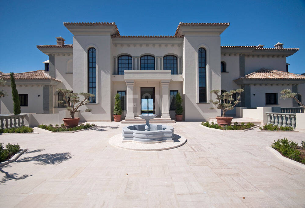 Imponerande villa i La Zagaleta med unika panoramautsikt över havet