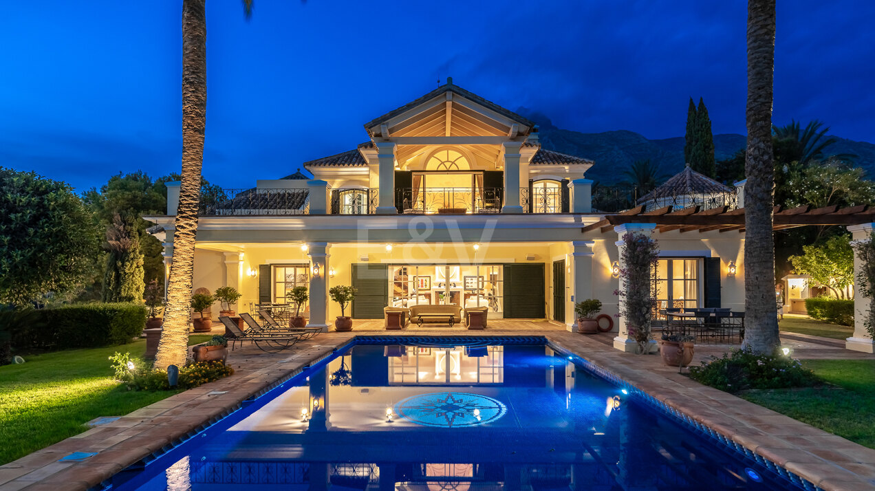 Outstanding Classical Villa in Marbella Hill Club II with Panoramic Views