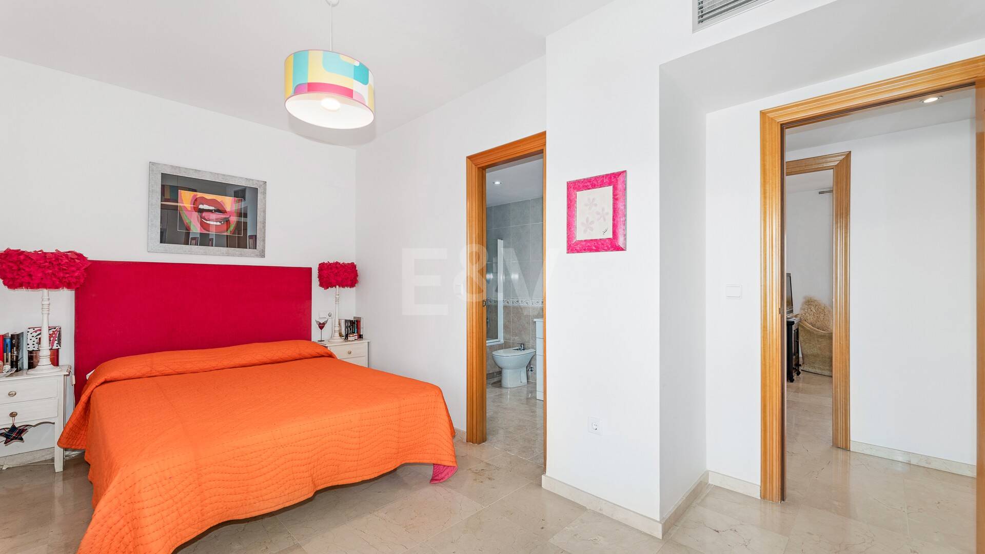 Ático duplex en Guadalmina en primera línea de golf con vistas a La Concha