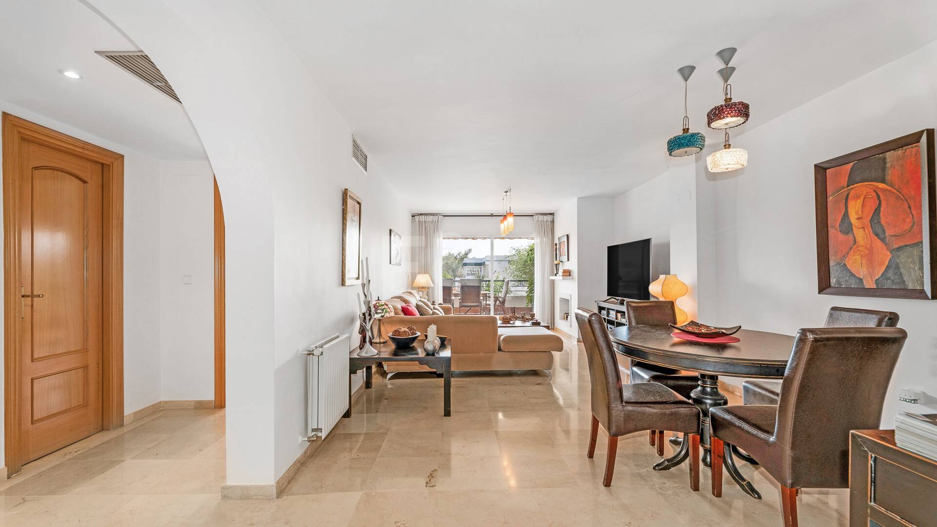 Ático duplex en Guadalmina en primera línea de golf con vistas a La Concha