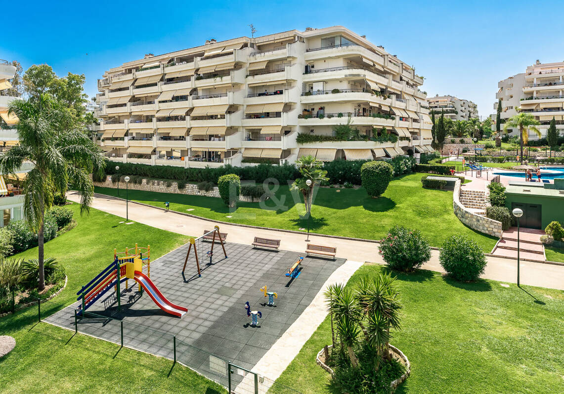 Guadalmina Golf-front Duplex Penthouse with views to La Concha