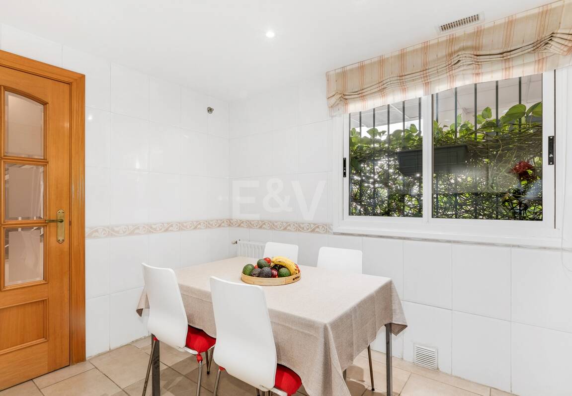 Ático duplex en Guadalmina en primera línea de golf con vistas a La Concha