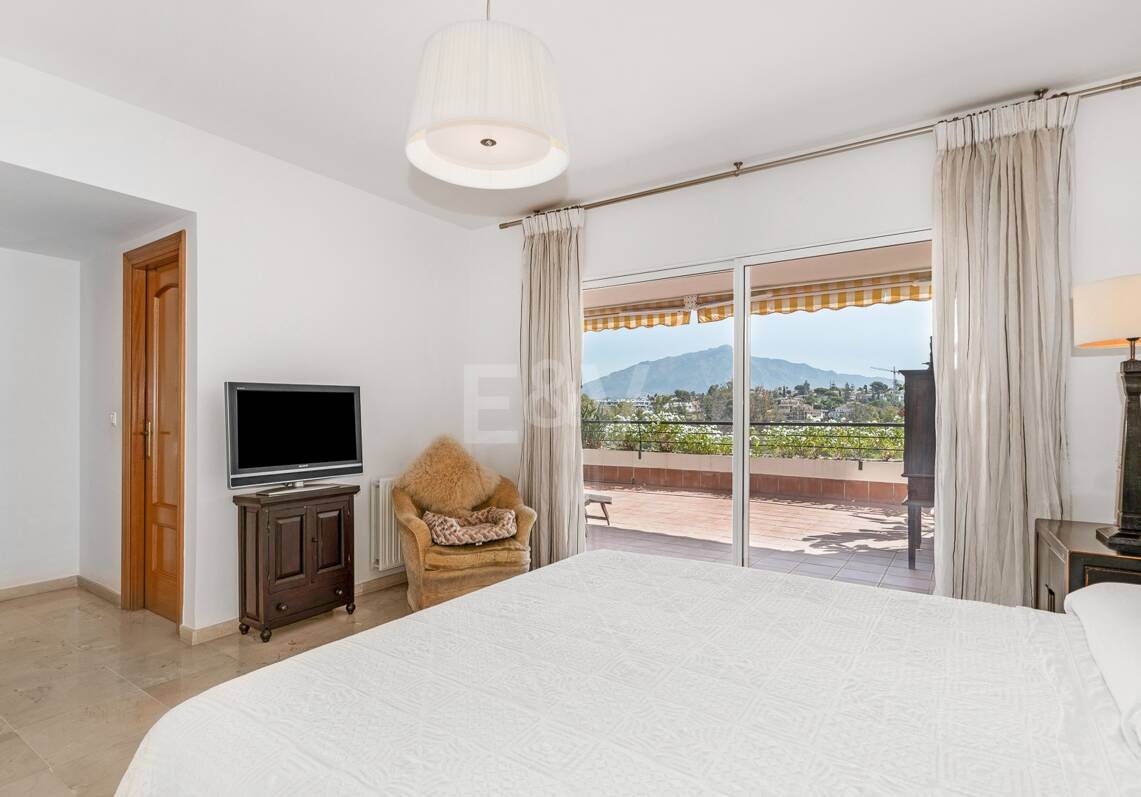 Guadalmina Golf-front Duplex Penthouse with views to La Concha
