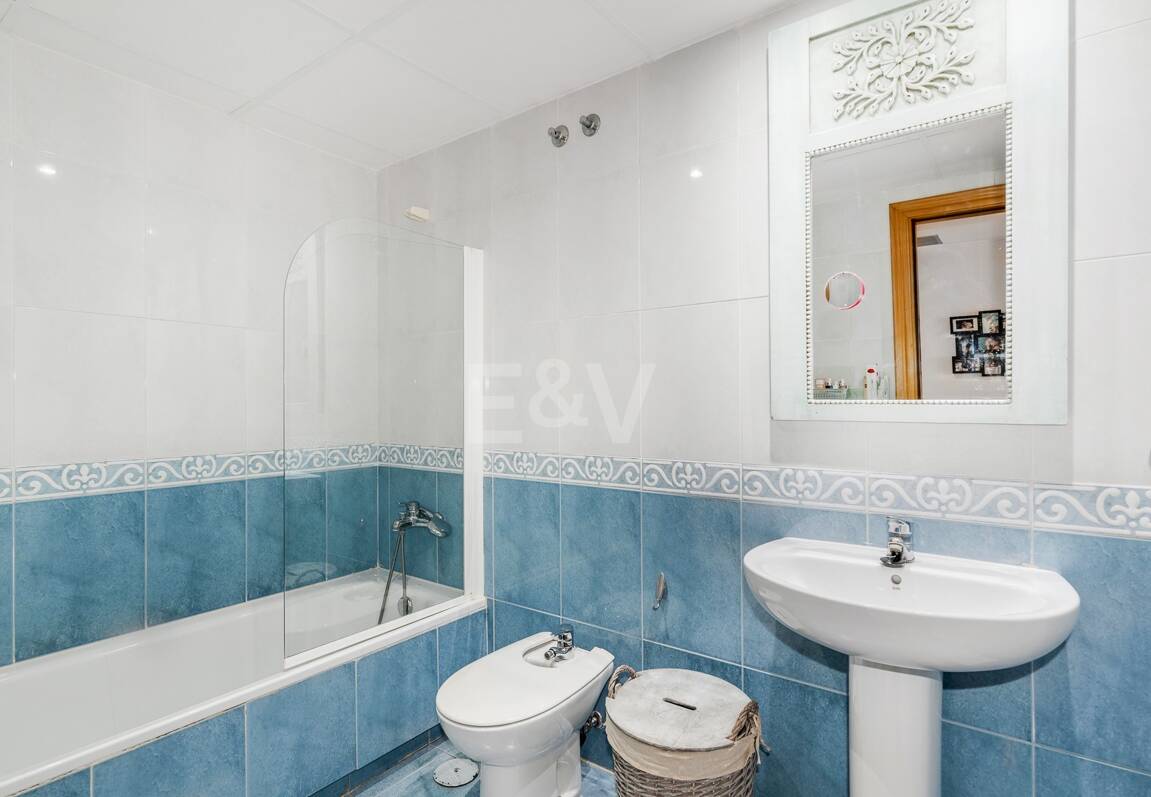 Ático duplex en Guadalmina en primera línea de golf con vistas a La Concha