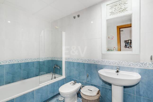 Ático duplex en Guadalmina en primera línea de golf con vistas a La Concha