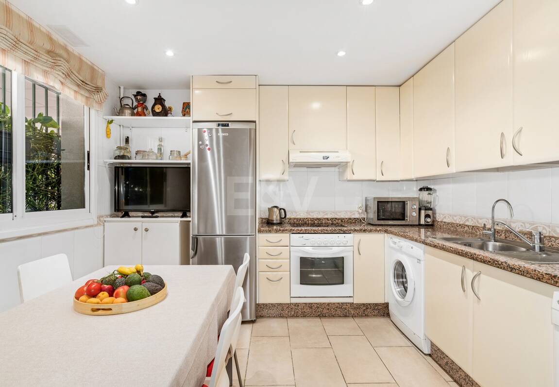 Ático duplex en Guadalmina en primera línea de golf con vistas a La Concha