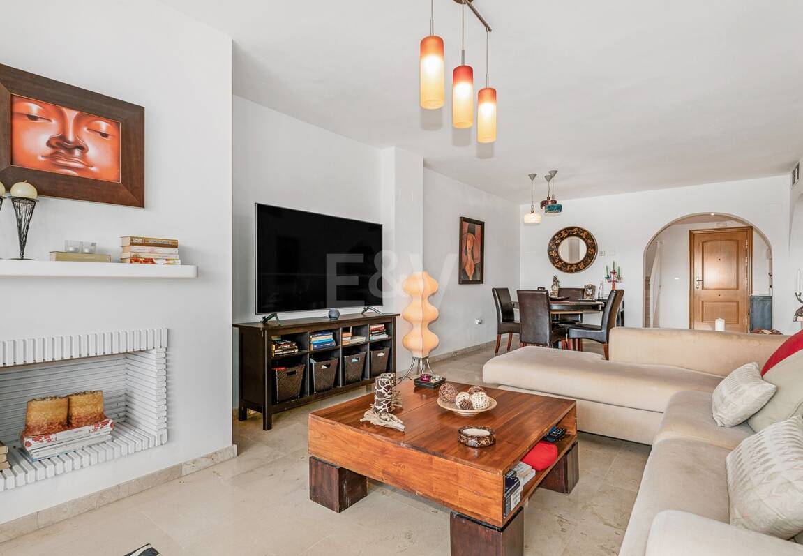 Ático duplex en Guadalmina en primera línea de golf con vistas a La Concha