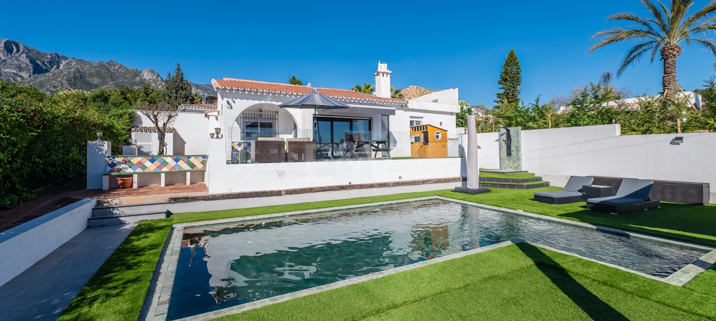 Villa with Sea Views and Pool in Marbella