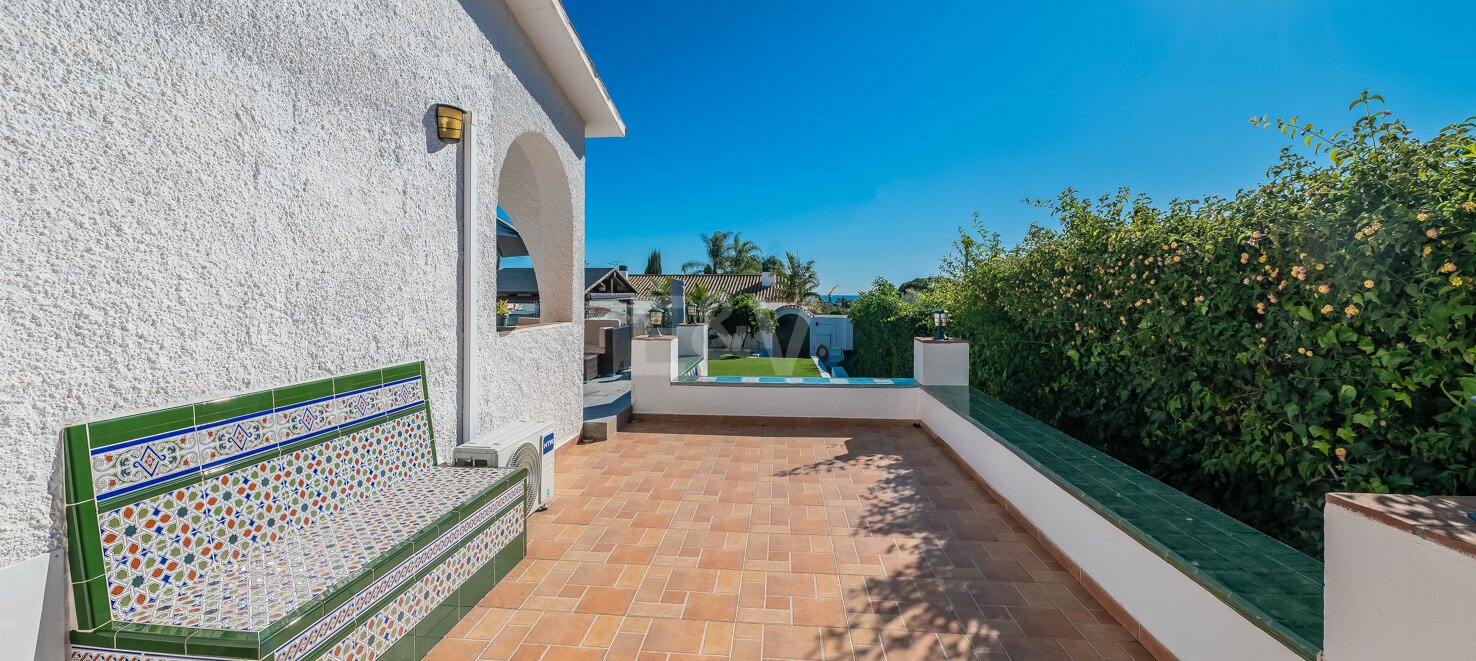 Villa with Sea Views and Pool in Marbella