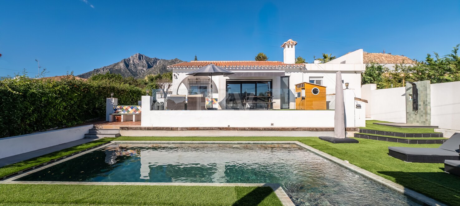 Villa with Sea Views and Pool in Marbella