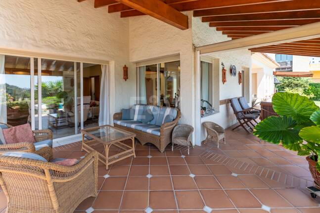 Villa classique à La Alquería avec vue spectaculaire sur la mer et le golf