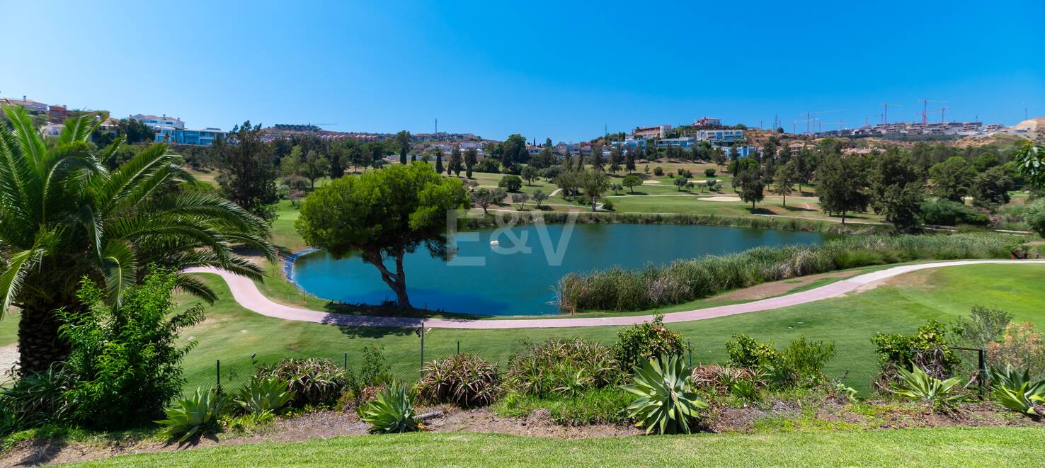 Classic Villa i La Alquería med spektakulär golf och havsutsikt