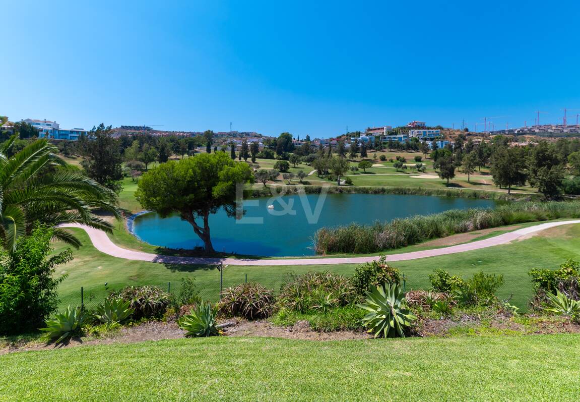 Villa classique à La Alquería avec vue spectaculaire sur la mer et le golf