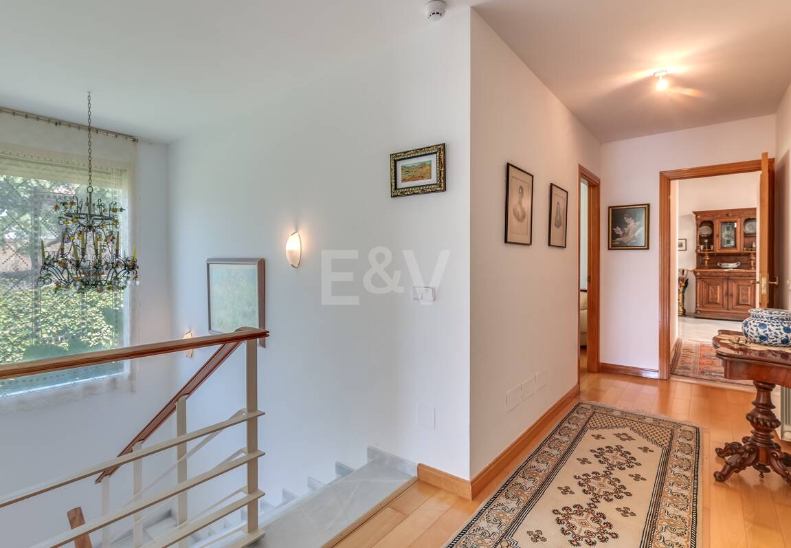 Villa classique à La Alquería avec vue spectaculaire sur la mer et le golf