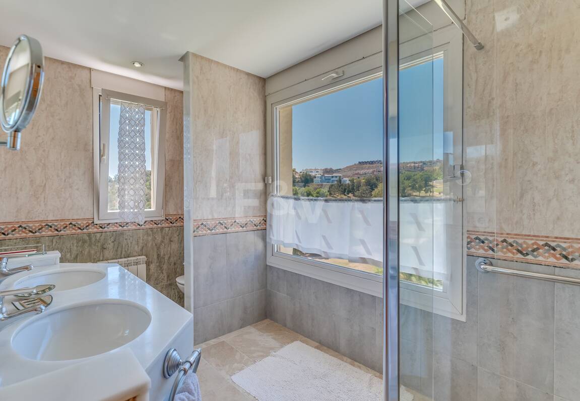 Villa classique à La Alquería avec vue spectaculaire sur la mer et le golf