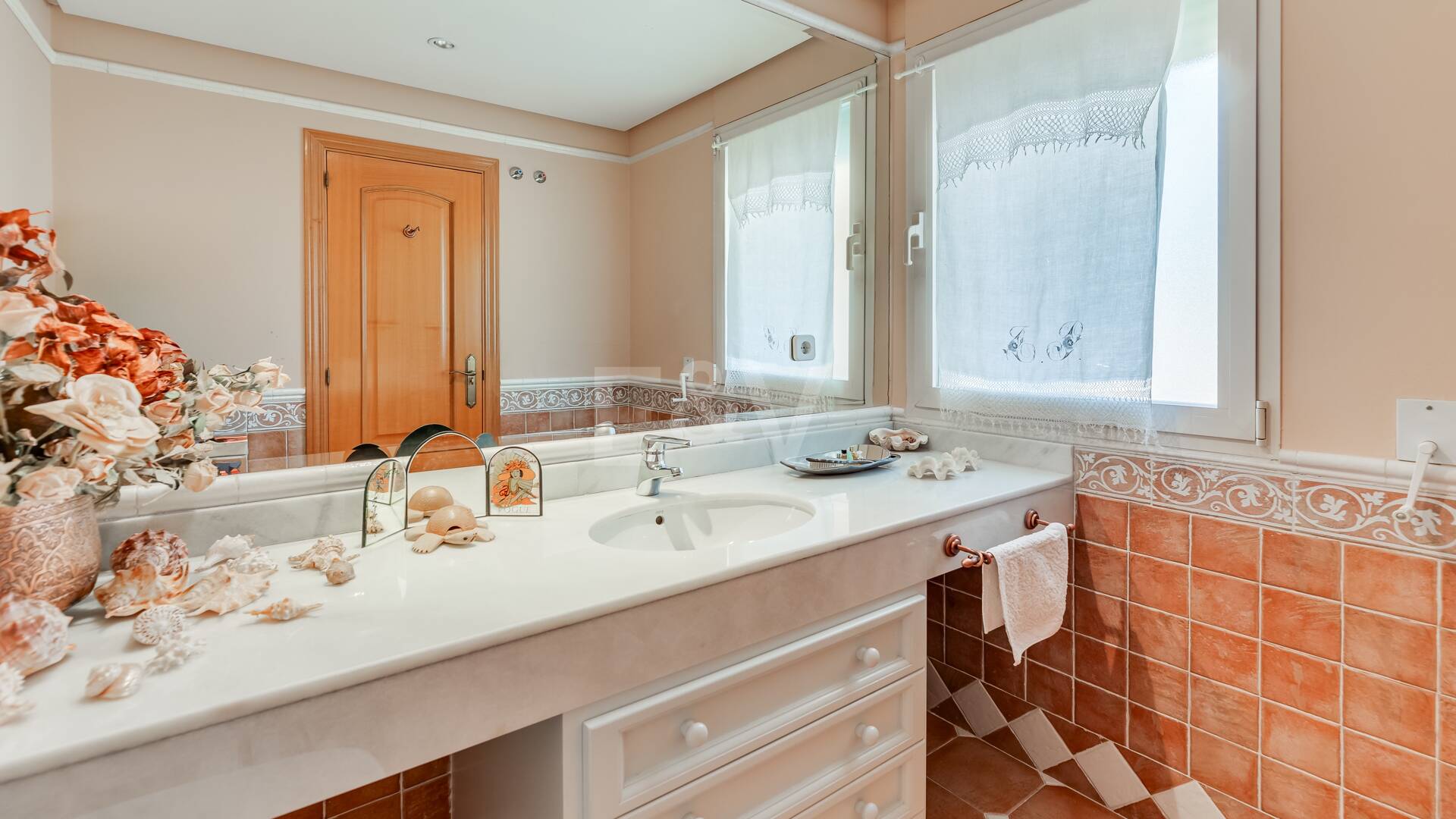 First Line Golf Villa in La Alquería with Spectacular Golf and Sea Views