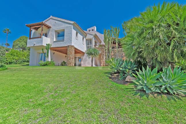 Villa classique à La Alquería avec vue spectaculaire sur la mer et le golf