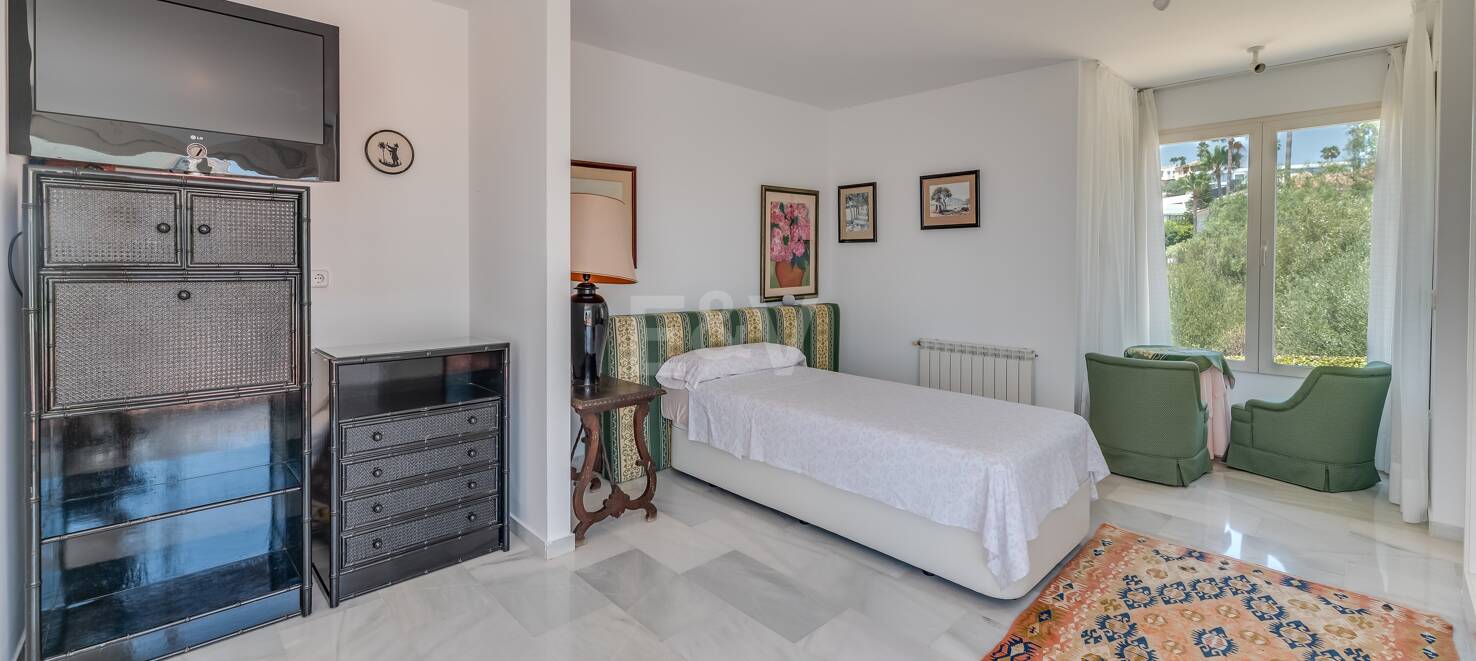 Classic Villa i La Alquería med spektakulär golf och havsutsikt