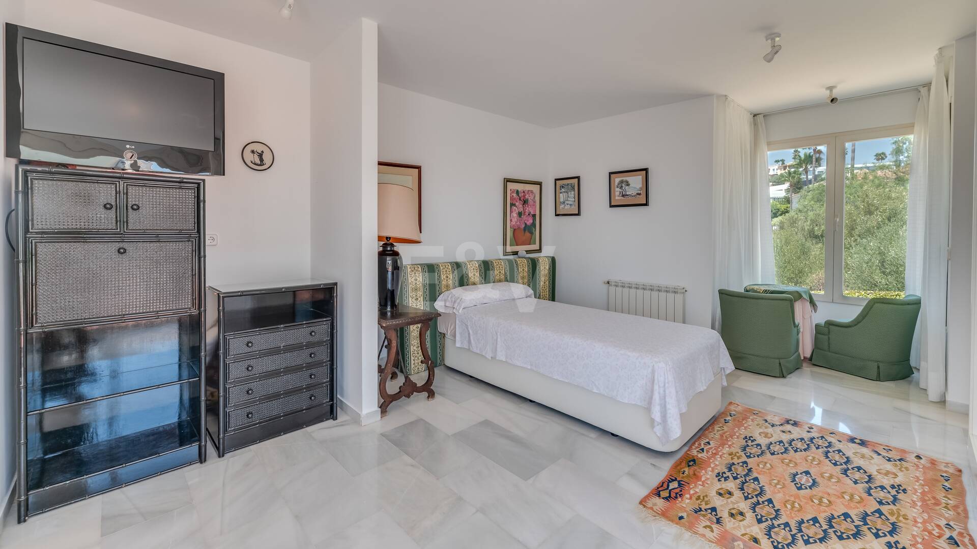 First Line Golf Villa in La Alquería with Spectacular Golf and Sea Views