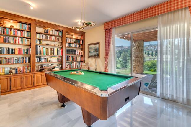 Villa classique à La Alquería avec vue spectaculaire sur la mer et le golf