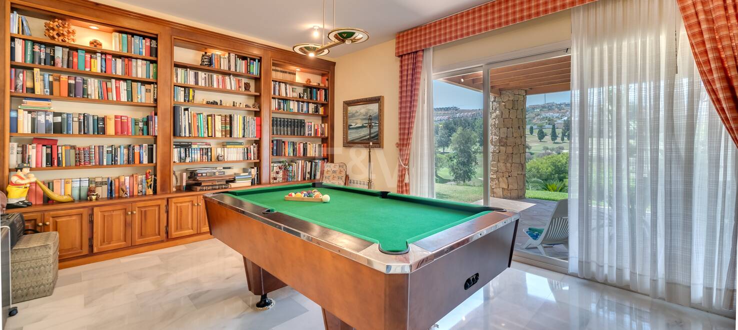 Classic Villa i La Alquería med spektakulär golf och havsutsikt