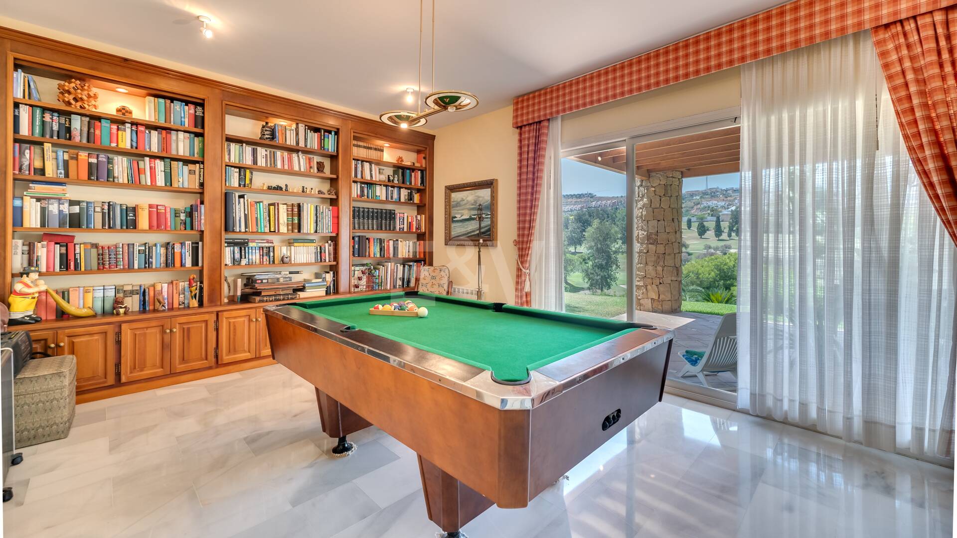 First Line Golf Villa in La Alquería with Spectacular Golf and Sea Views