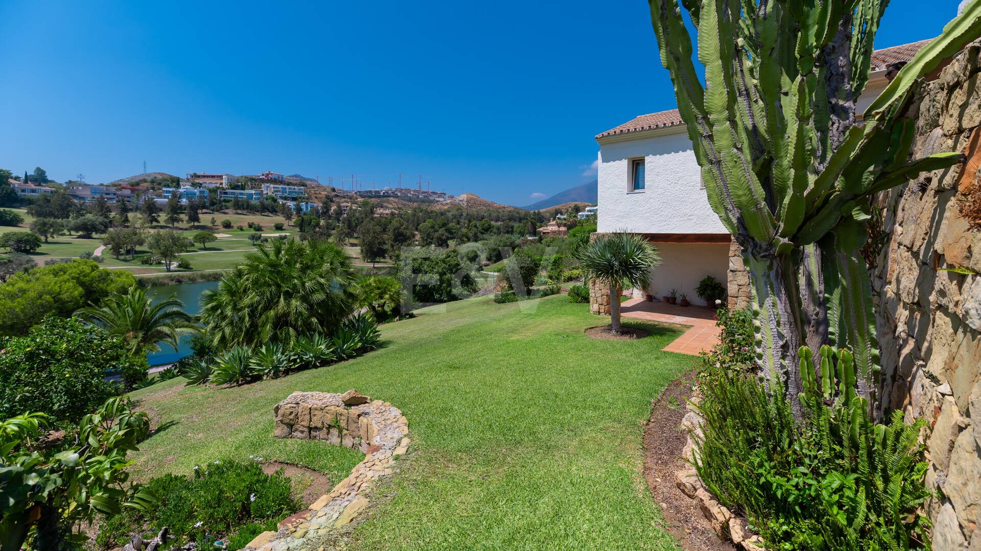 First Line Golf Villa in La Alquería with Spectacular Golf and Sea Views