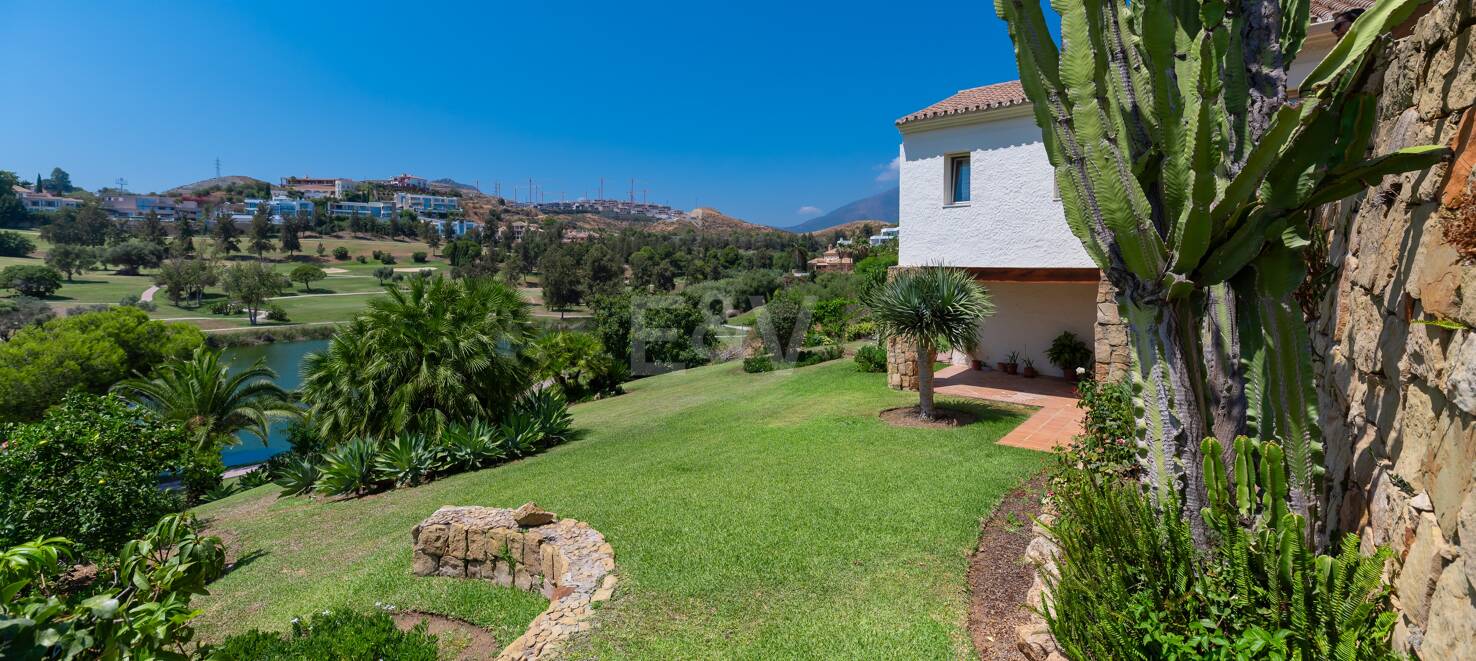 Classic Villa i La Alquería med spektakulär golf och havsutsikt