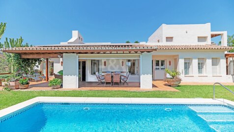 Villa classique à La Alquería avec vue spectaculaire sur la mer et le golf