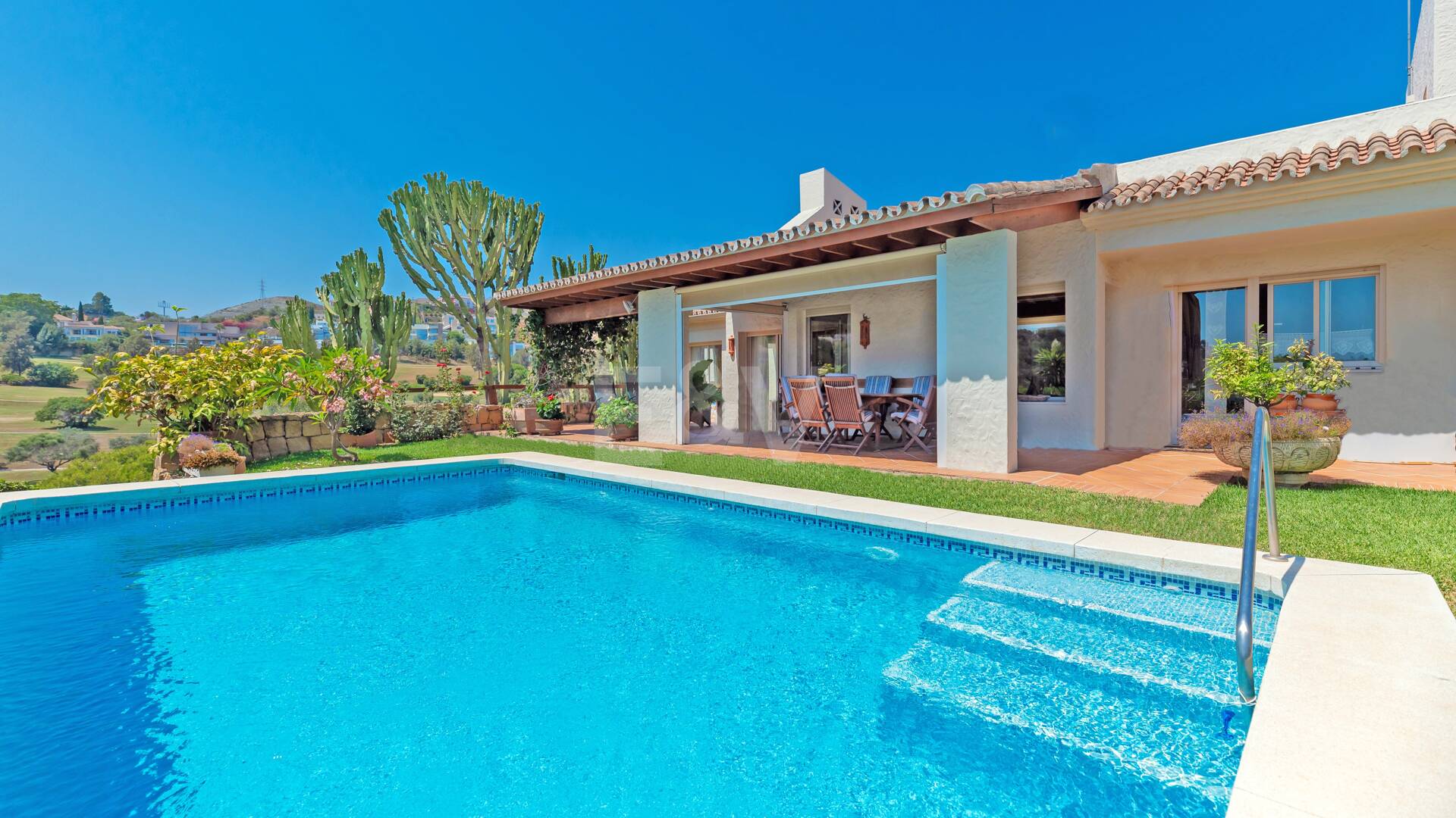 First Line Golf Villa in La Alquería with Spectacular Golf and Sea Views