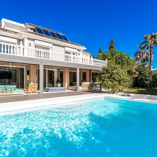 Snygg modern villa med havsutsikt i Nagüeles